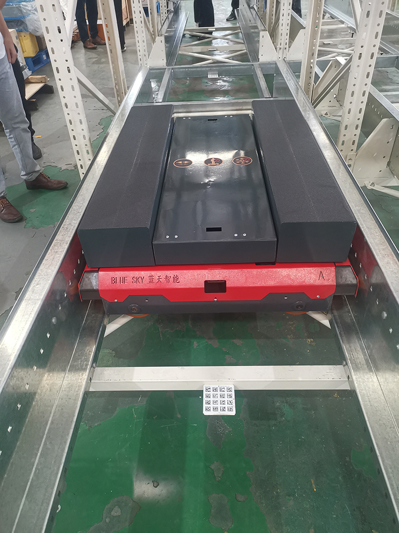 藍(lán)天智能穿梭車 藍(lán)天智能穿梭車